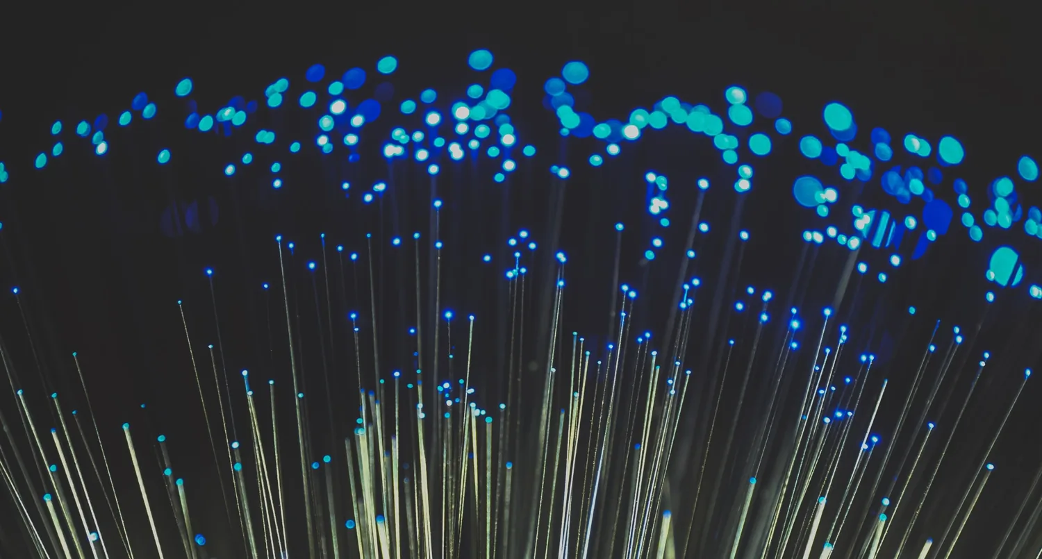 Conectividade em fibra óptica